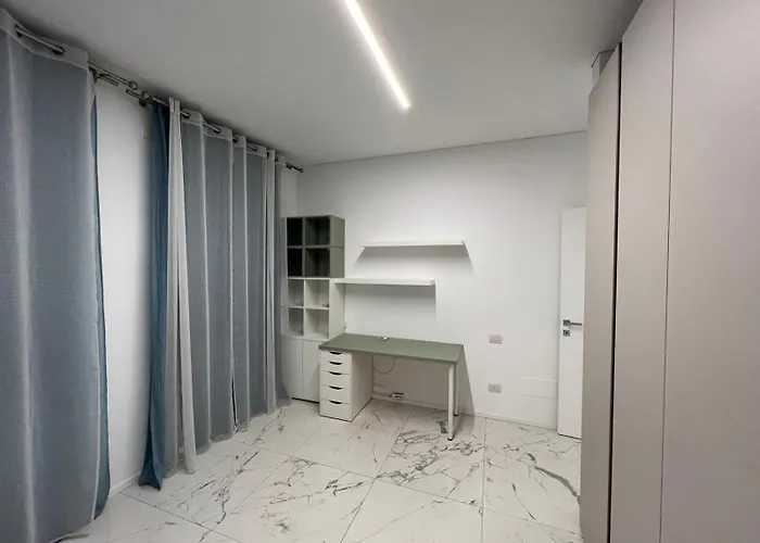 Urban Marble Apartment *