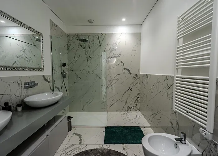 Urban Marble Apartment *
