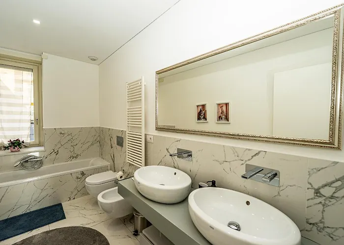 Urban Marble Apartment Turin
